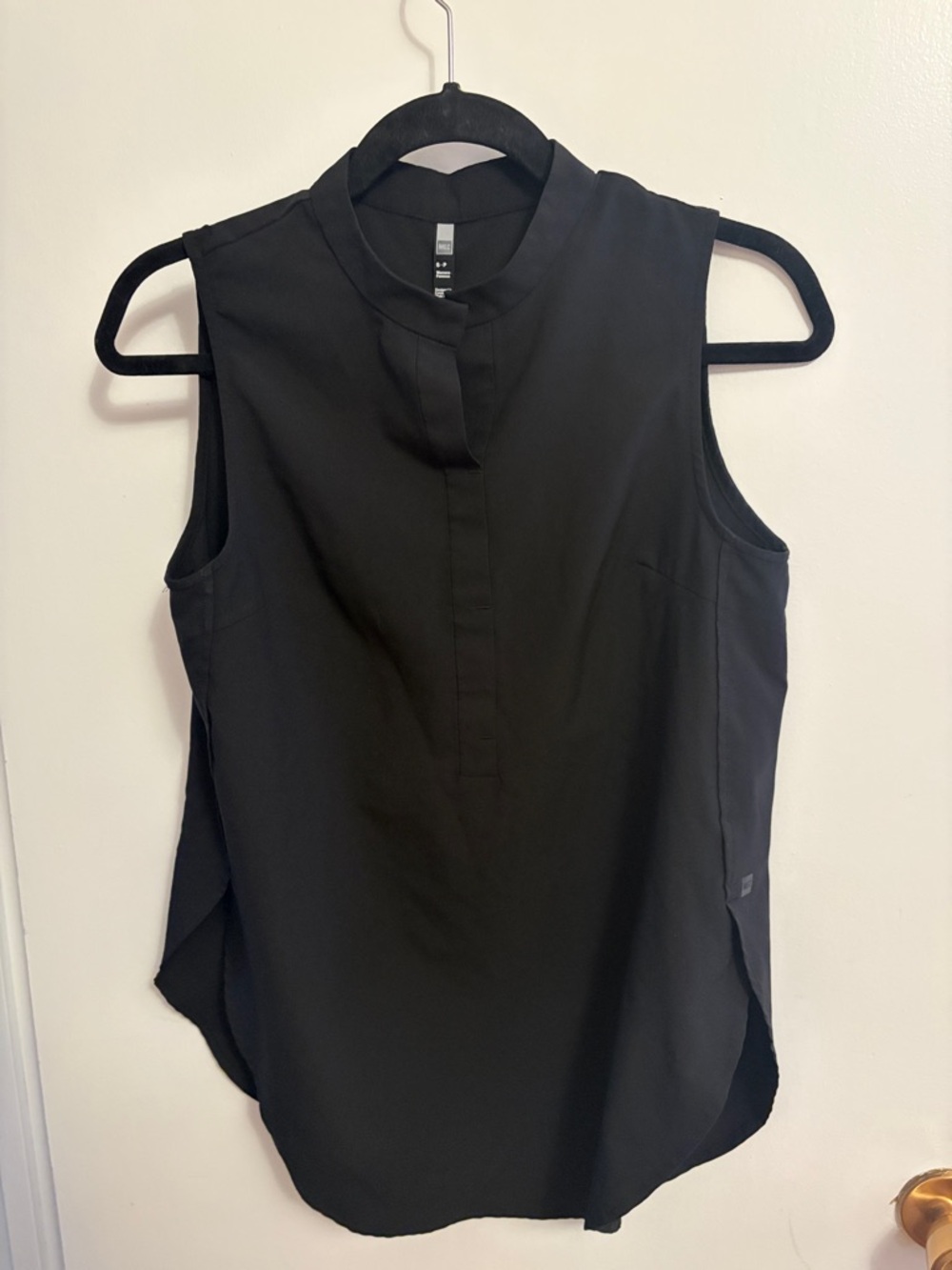 MEC women’s sleeveless black top size small